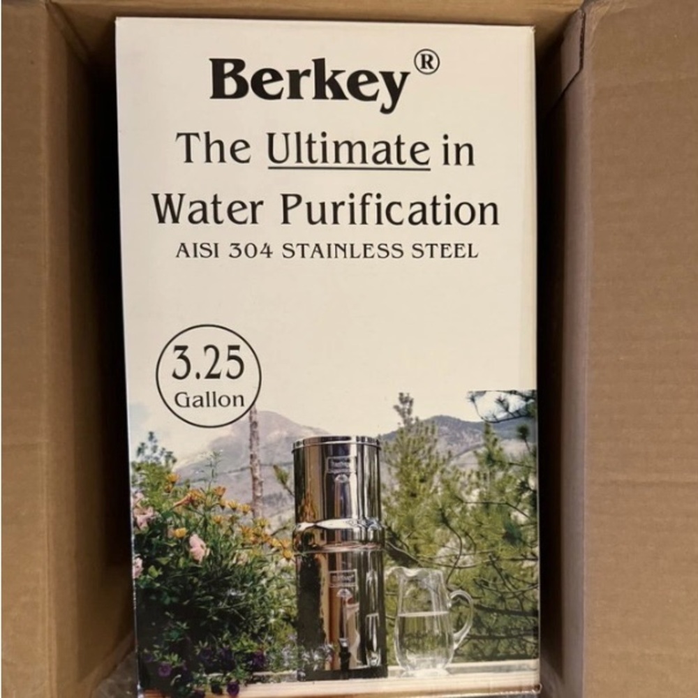 Royal Berkey Water Filter System, Spigot, 2 Elements, & Primer, 3.25 Gallons - Picture 2 of 7